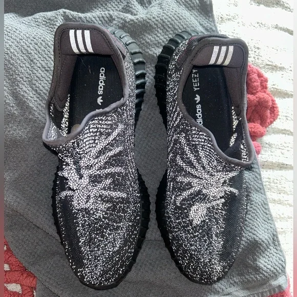 Yeezy | Shoes | Mens Size 2 Adidas Yeezy Boost 35 V2 Black  display picture 3